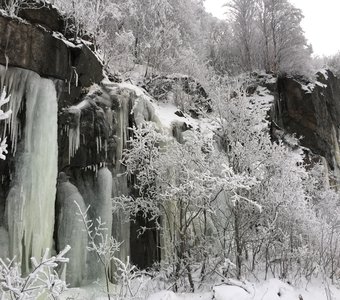 Слёзы осенних скал.