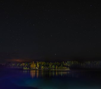 Ночь на таежном озере