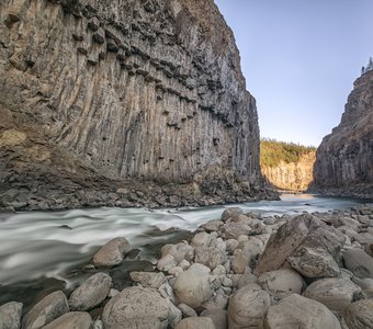 Базальтовый каньон на реке Хусана