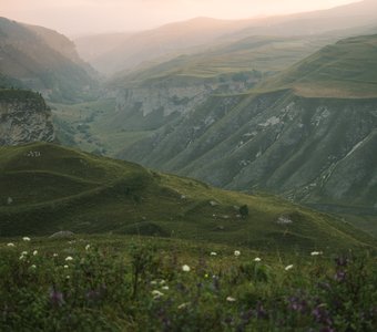 Закат в селе Хой, Республика Чечня