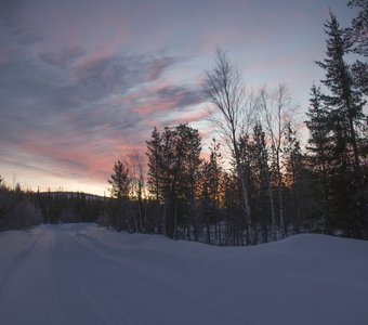 Занималась заря.