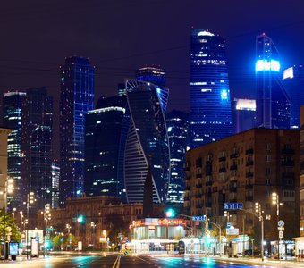 Москва-Сити - осенняя ночь.