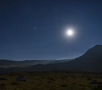 Ночь в горах Кавказа