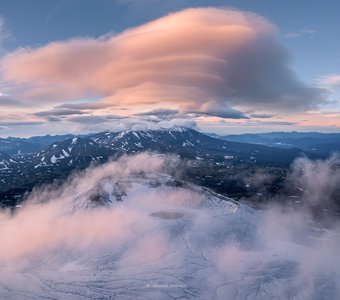 Облака, вулканы и первый снег...