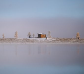 Дом на озере.