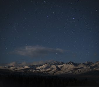 Курайский хребет под осенним небом