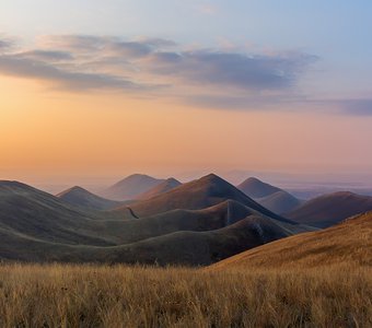 Спят курганы тёмные...