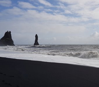 Чёрный пляж в Исландии
