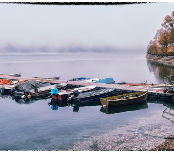 Ноябрьское утро на озере