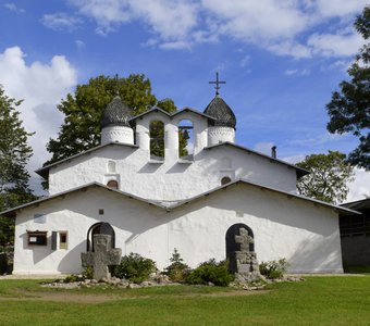 Церковь Покрова в Углу – единственный в России двойной храм
