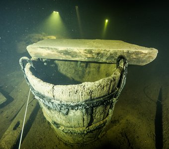 100 летняя бочка в затопленной Карельской шахте Герберц