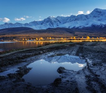 Отражение на озере Джангысколь, Алтай