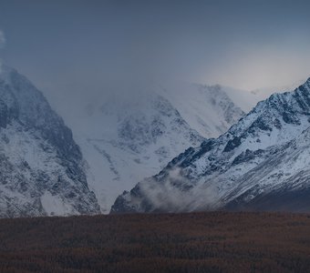 Северо-Чуйский хребет ранней осенью (Алтай)