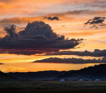 Закат в Монголии
