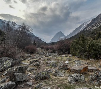 в преддверии зимы... тоскливый осенний восход солнца в горах