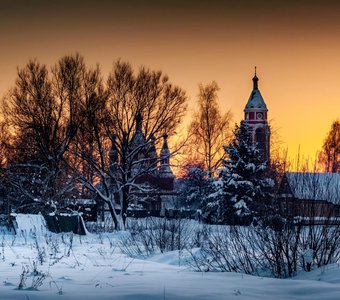 Садится солнца диск устало!