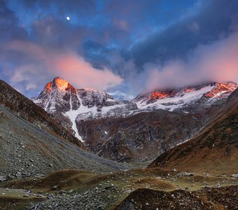 Закат в Индийских Гималаях