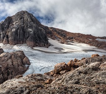 Гора Фишт и Большой Фиштинский ледник