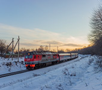ТЭП70БС-096 с пассажирским поездом