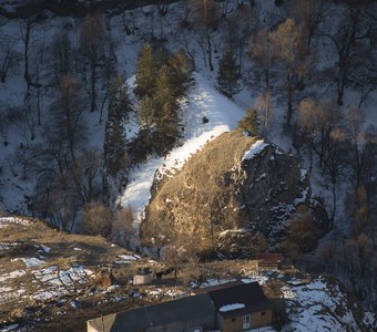 В ферме ворвался утренний свет.