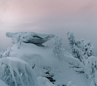 Скала Черепаха, Каменный город