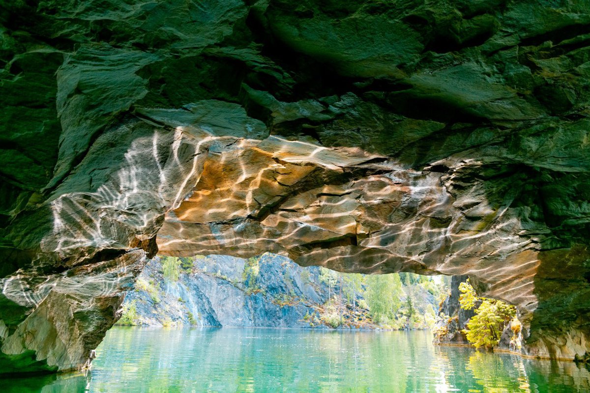Karelian caves. Карельские пещеры.