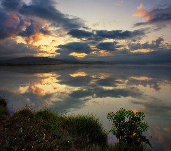 Рассвет на Гусином озере плато Укок