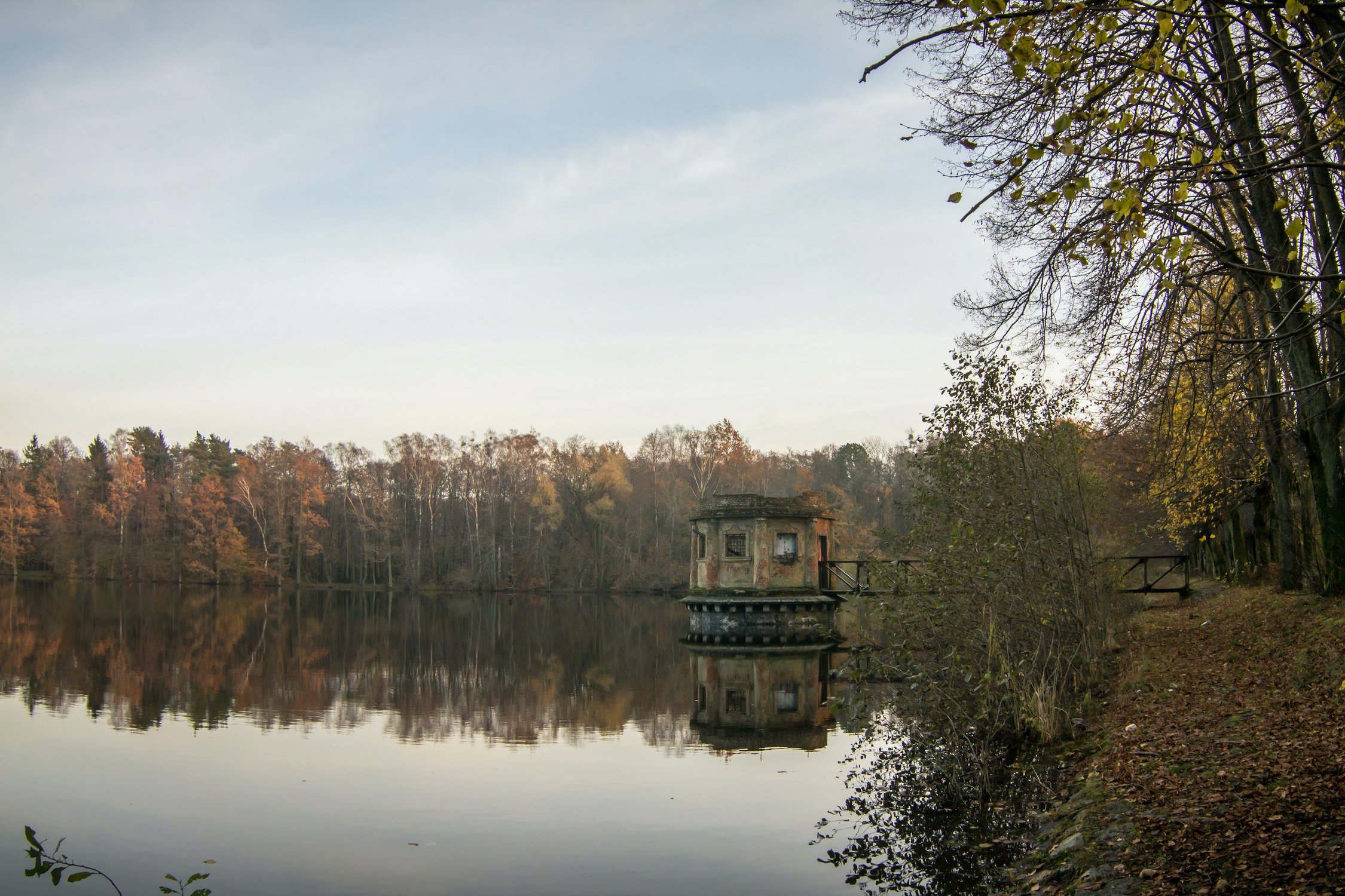 Осенний день на озере