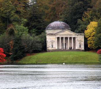 Пантеон в усадьбе Stourhead