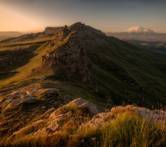 Утро с видом на Эльбрус.