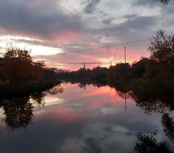 Закат над озером