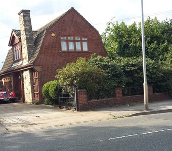 И дымоход, и домик, и авто!