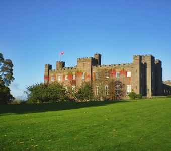 Замок на холме