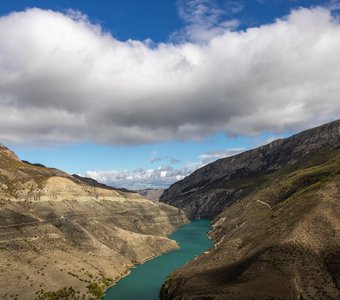 Оттенки синего Сулакского каньона в Республике Дагестан