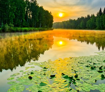 Рассвет на реке Чусовая