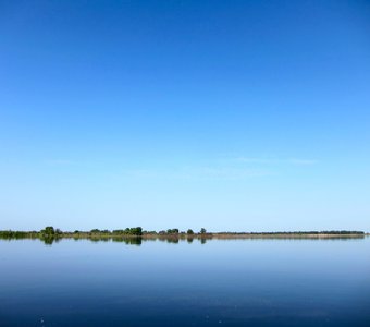 Между небом и водой