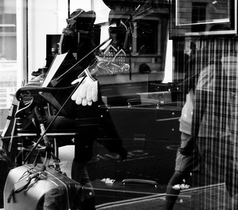 Отражения в витрине (Лондон, 2011)