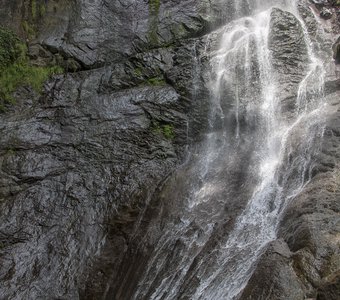 Махунцети водопад