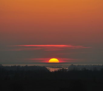 Закат над Псковским озером.