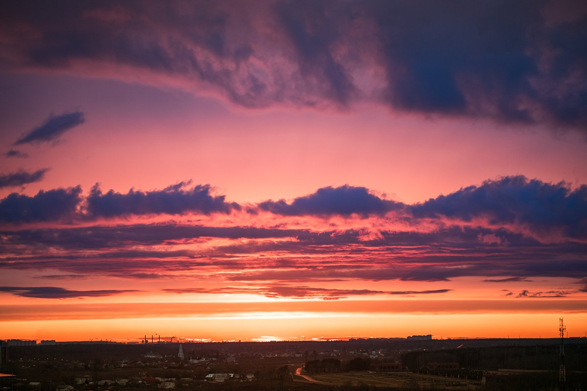 Вчерашний закат. Питерские закаты. Столица закатов в россии. Закат в станице. Вчерашний закат.