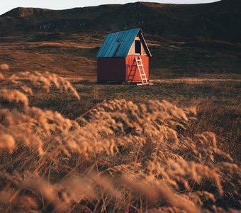Одинокий домик в горах Краснодарского края