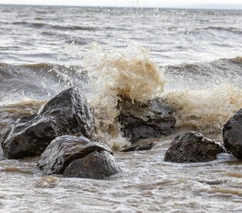 Камень и Вода. Вечное противостояние!!
