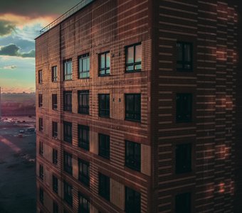 Дом напротив