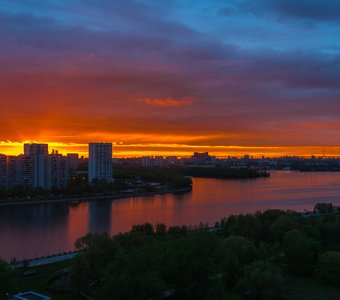 Вечерняя Москва-река