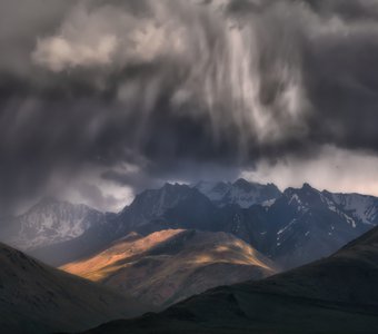 Непогода в горах Кавказа.