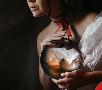 the egg Queen's maid