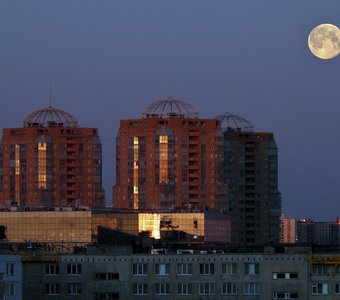 Закат Луны на восходе солнца 8 мая'20 4:44 Санкт-Петербург