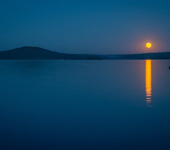 Лунная ночь на озере Таватуй