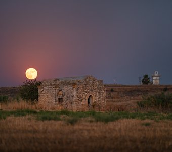 Крадущаяся луна