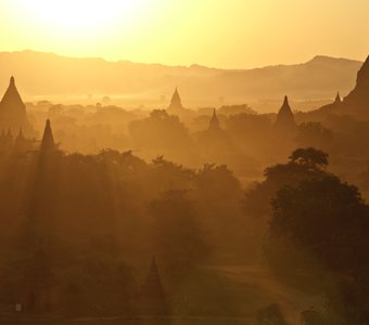 Рассвет над Баганом, Мьянма